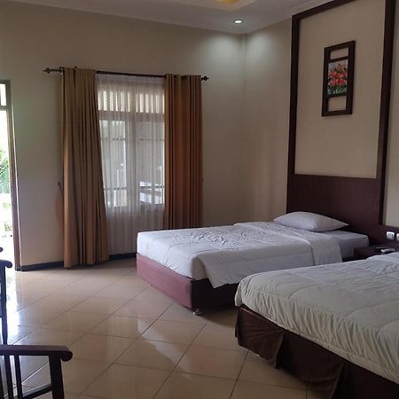 Oyo 2671 Wisma Djaja Syariah Bojonegoro Exterior foto